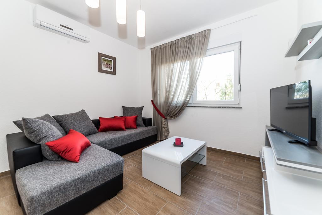 Apartments Kovacevic Вир Екстериор снимка